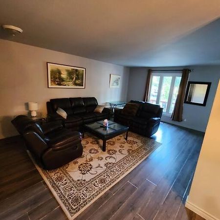 Entire 3 Bedroom House In Elliot Lake Esterno foto
