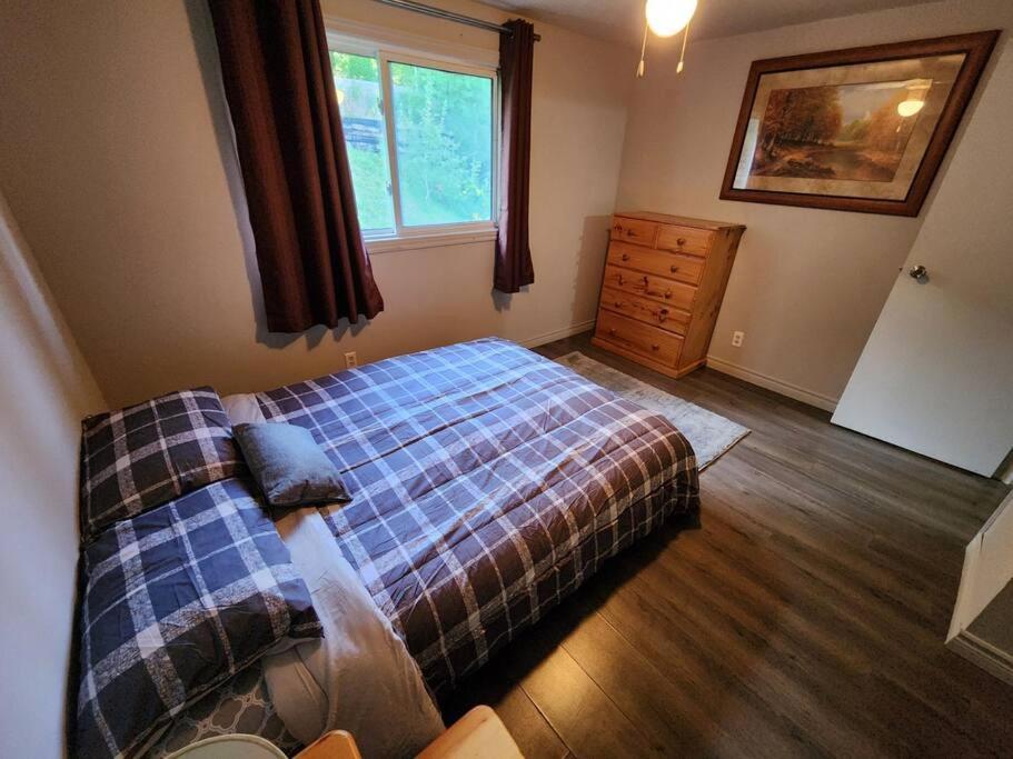 Entire 3 Bedroom House In Elliot Lake Esterno foto