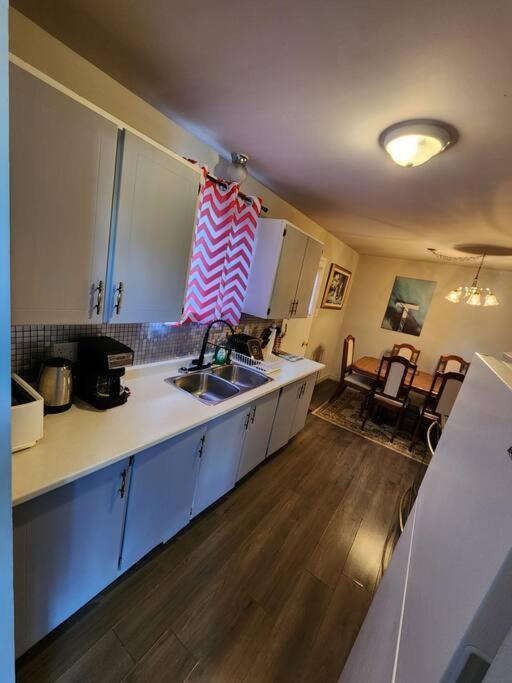 Entire 3 Bedroom House In Elliot Lake Esterno foto