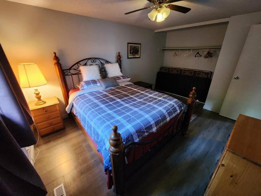 Entire 3 Bedroom House In Elliot Lake Esterno foto