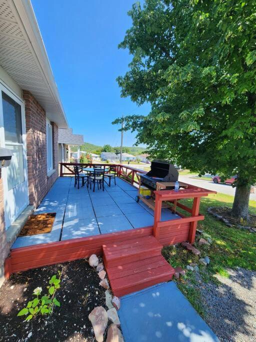 Entire 3 Bedroom House In Elliot Lake Esterno foto